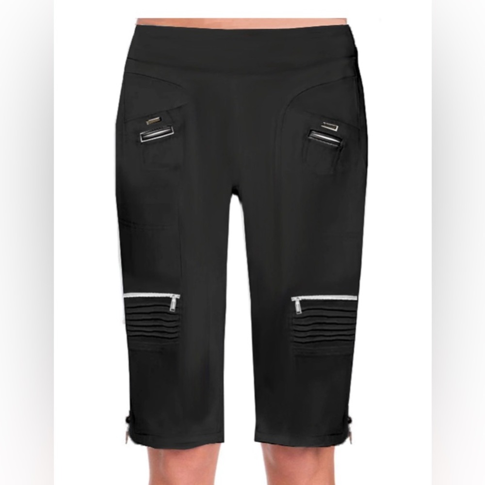 Jamie Sadock golf shorts NWOT
24.5” Length
79% Rayon / 18% Nylon / 28 spandex